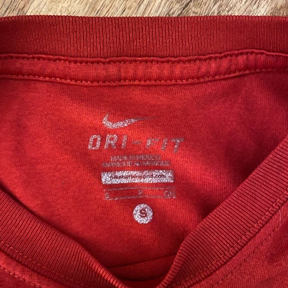 Nike size small set of 2 tee shirts red and gray logo boys - Picture 3 of 4